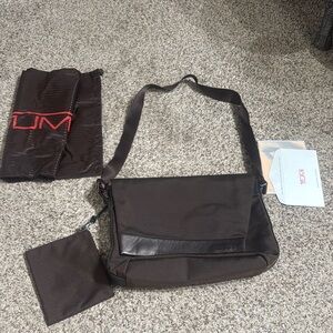 Tumi Brown Messenger Bag with Durable Design